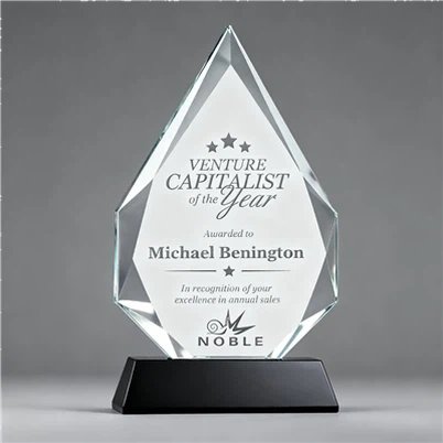 Учуз Кристалл трофейлери .